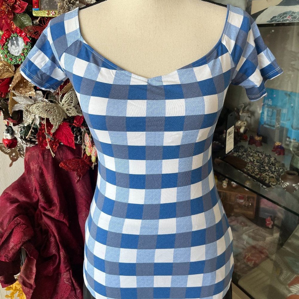 Guess-Cute summer blouse NWT